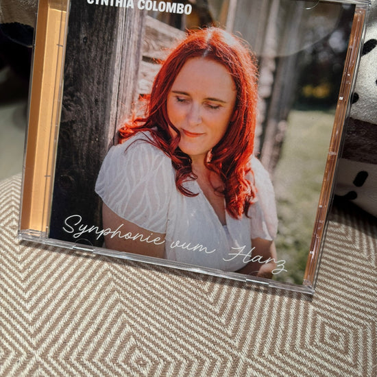 SYNPHONIE VUM HARZ
Le premier album en alsacien de Cynthia Colombo